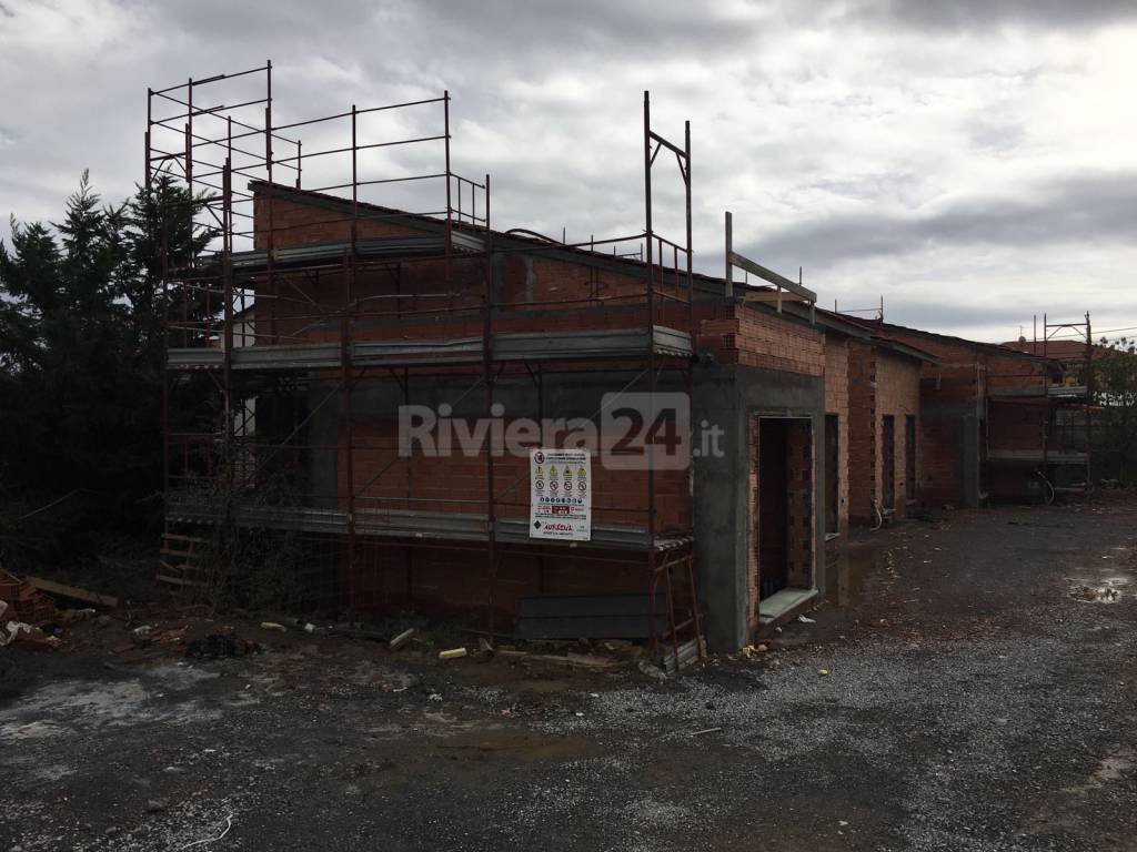 riviera24 - Diano Marina, sequestrate tre case in costruzione