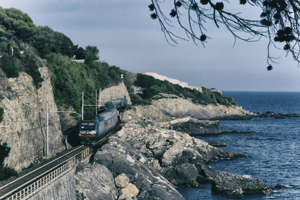 riviera24 - Linea ferroviaria costiera