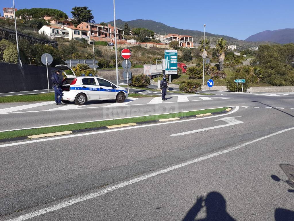 Controlli polizia locale Sanremo