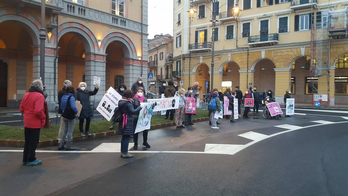 Imperia, presidio in piazza Dante per Martina Rossi