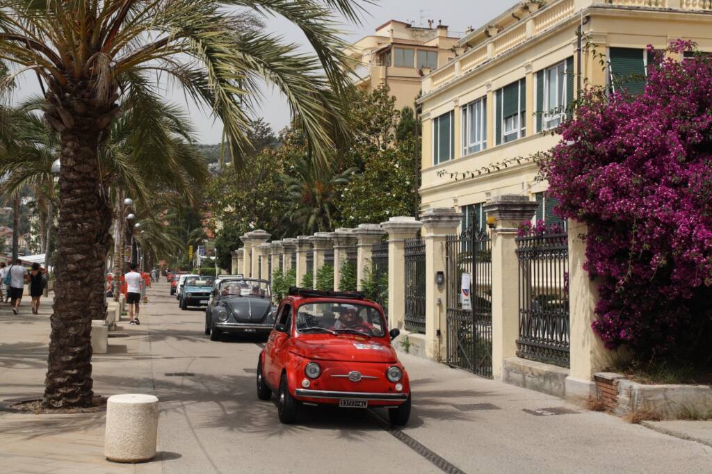 Raduno di auto e moto storiche a Taggia