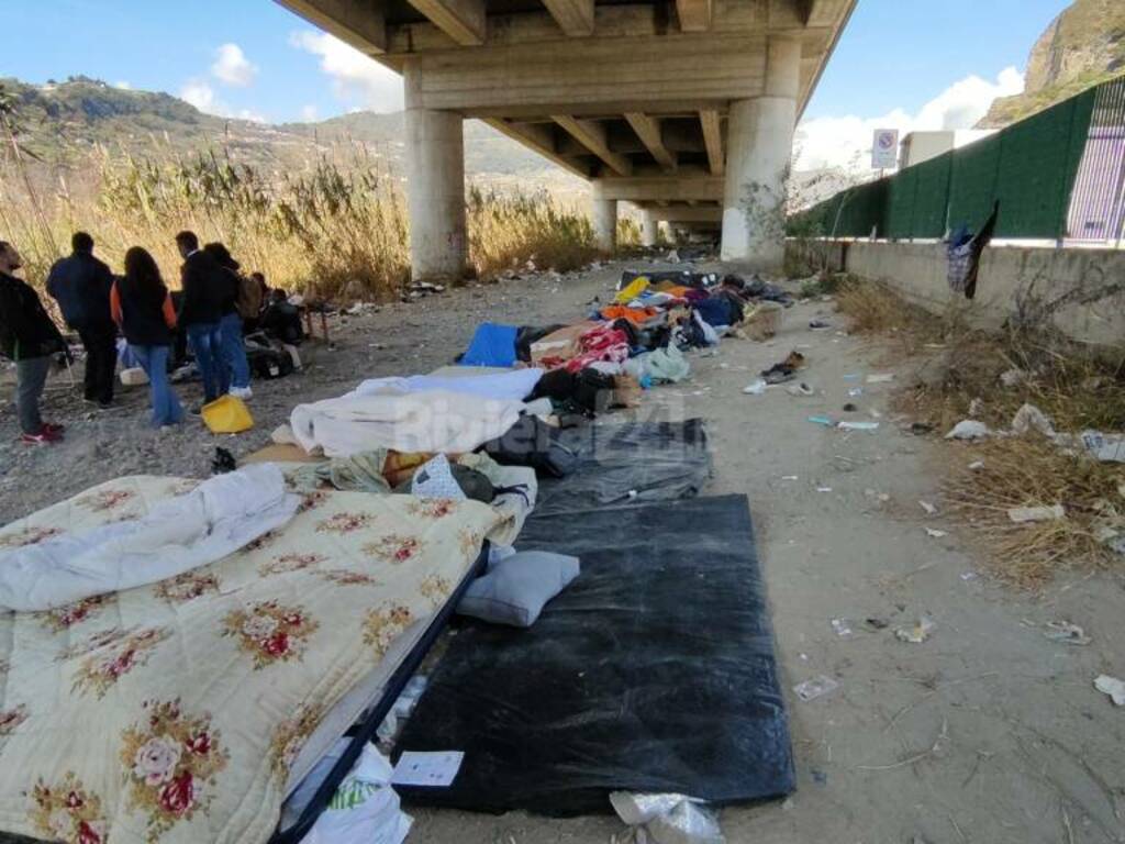 migranti roverino ponte