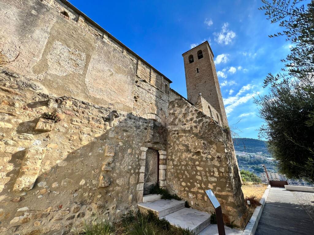 https://www.riviera24.it/photogallery_new/images/2022/08/chiesa-san-michele-ventimiglia-579548.jpg