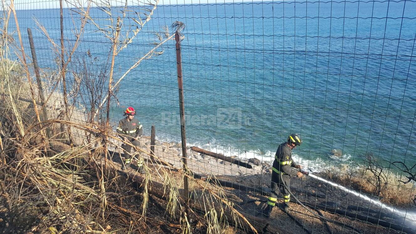 vigili del fuoco barellai incendio