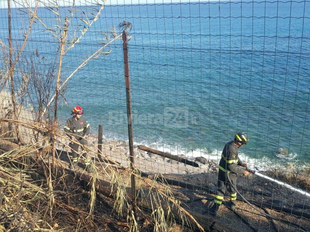 vigili del fuoco barellai incendio