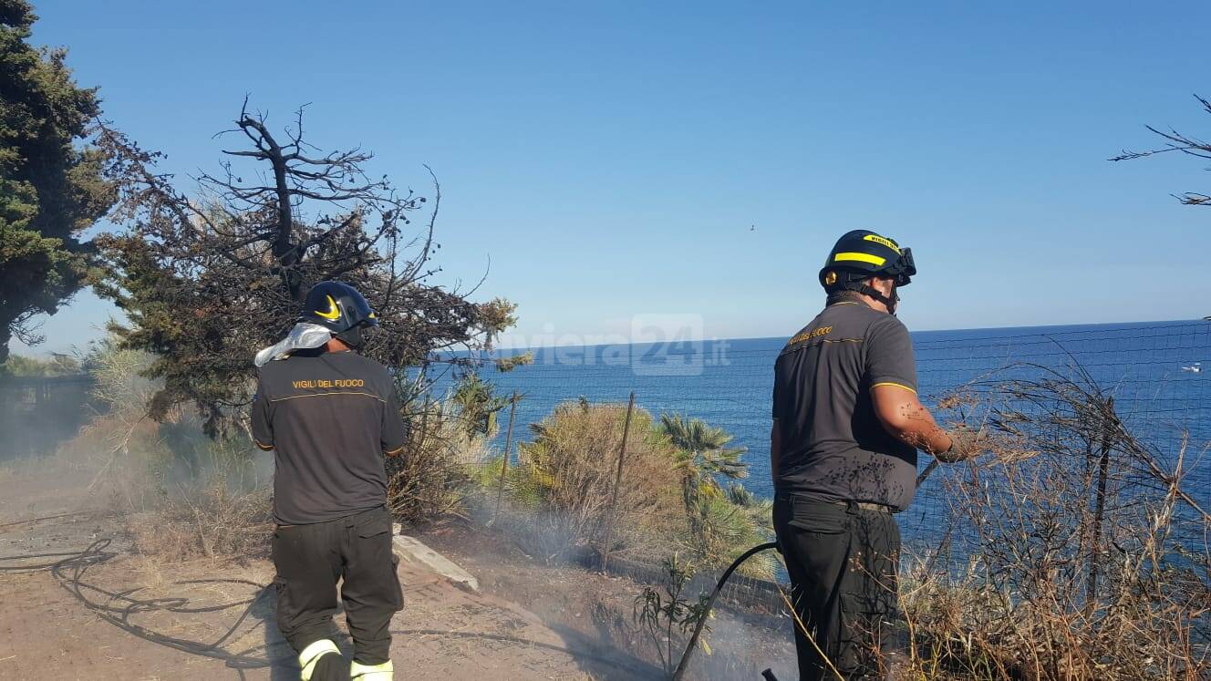 vigili del fuoco barellai incendio