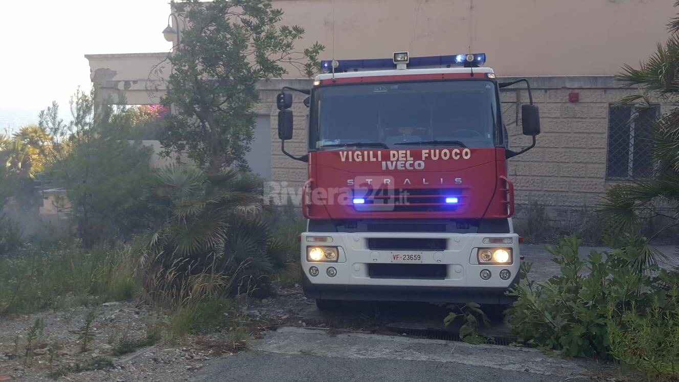 vigili del fuoco barellai incendio