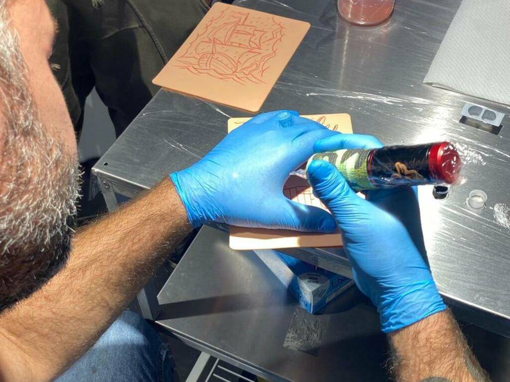 Cna Imperia: «Concluso con successo il corso per tatuatori, piercer ed  estetiste per trucco permanente cromatico per l'estetica» - Riviera24