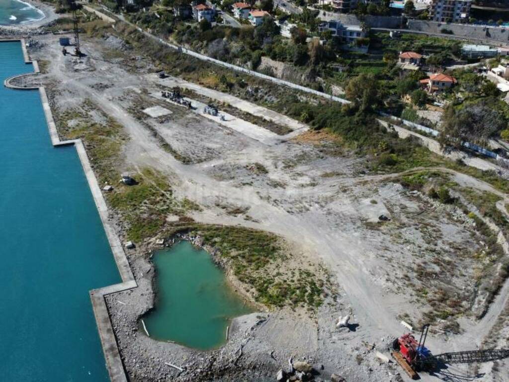 vedute drone ospedaletti baia verde porto ciclabile piazzale al mare spiagge