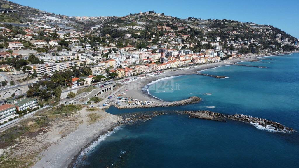 vedute drone ospedaletti baia verde porto ciclabile piazzale al mare spiagge