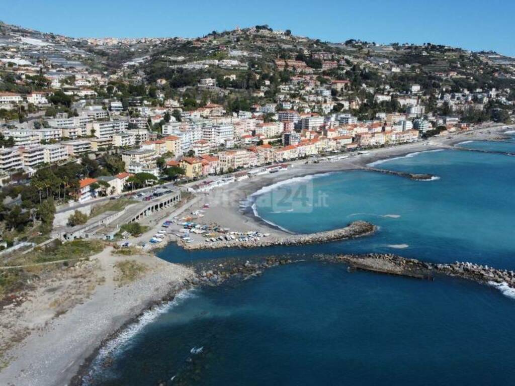 vedute drone ospedaletti baia verde porto ciclabile piazzale al mare spiagge