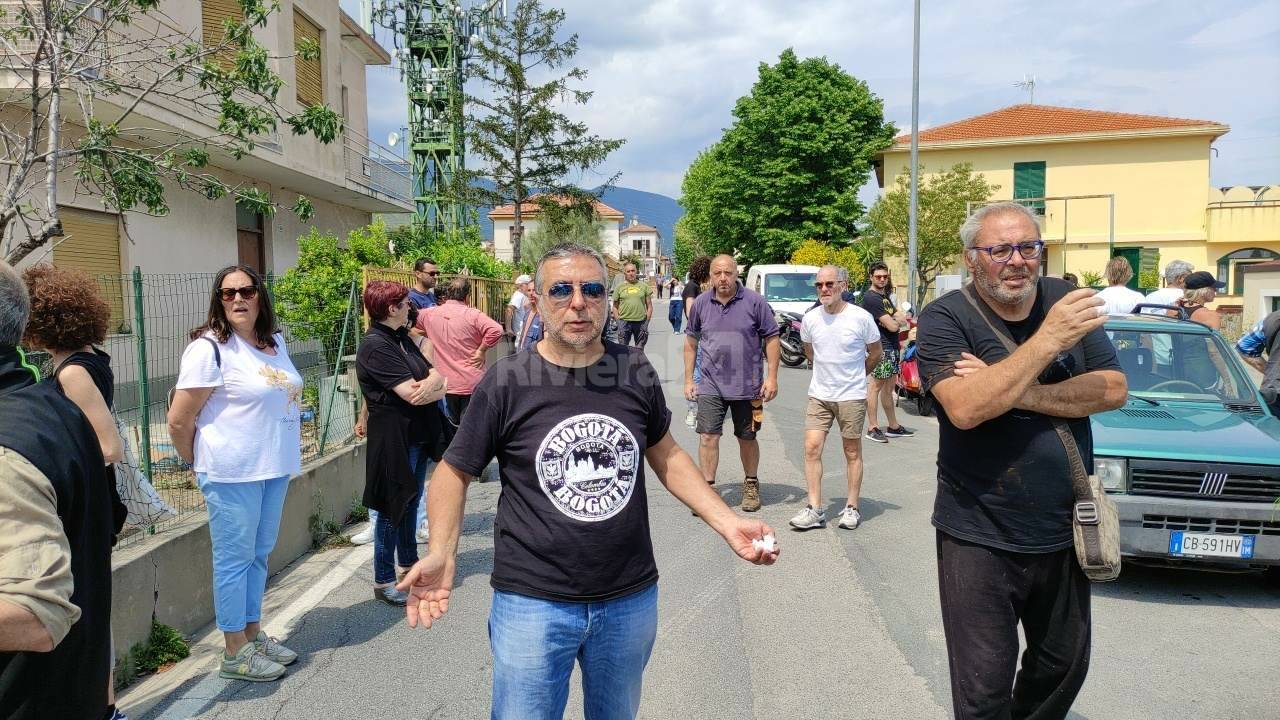 riviera24 - Proteste a Coldirodi per l'istallazione di un antenna 