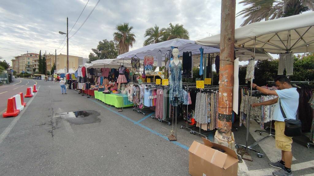 Mercato ambulante lungomare Sanremo 