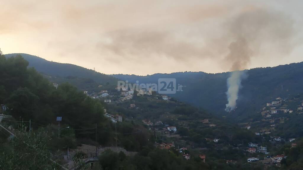 incendio bosco verezzo 21 agosto 2023