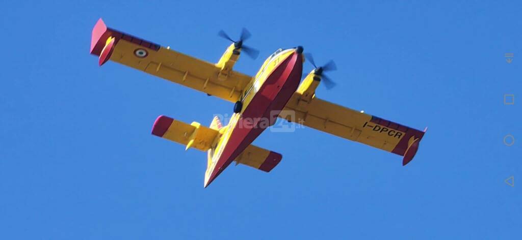 riviera24 - Canadair in azione