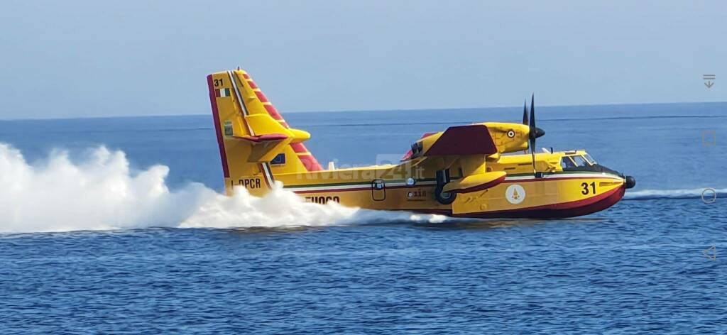 riviera24 - Canadair in azione