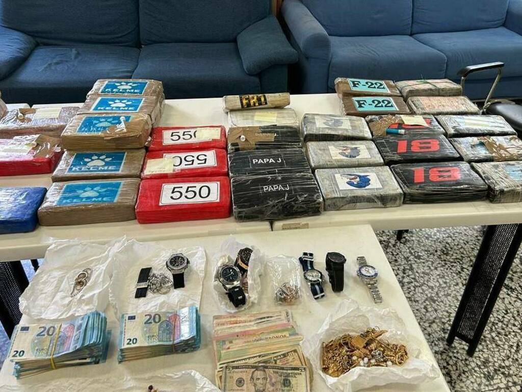 guardia finanza polizia sequestro frontiera cocaina 