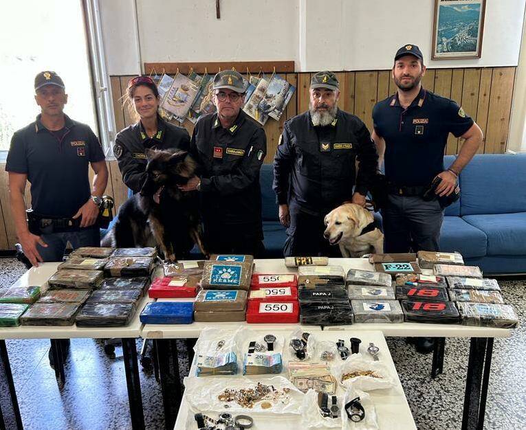 guardia finanza polizia sequestro frontiera cocaina 