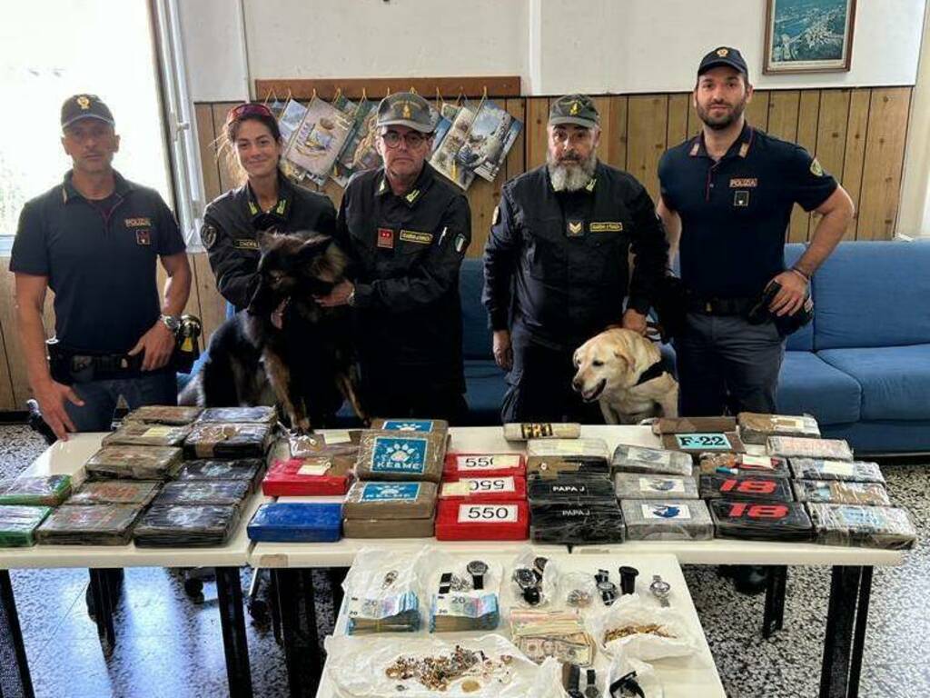 guardia finanza polizia sequestro frontiera cocaina 