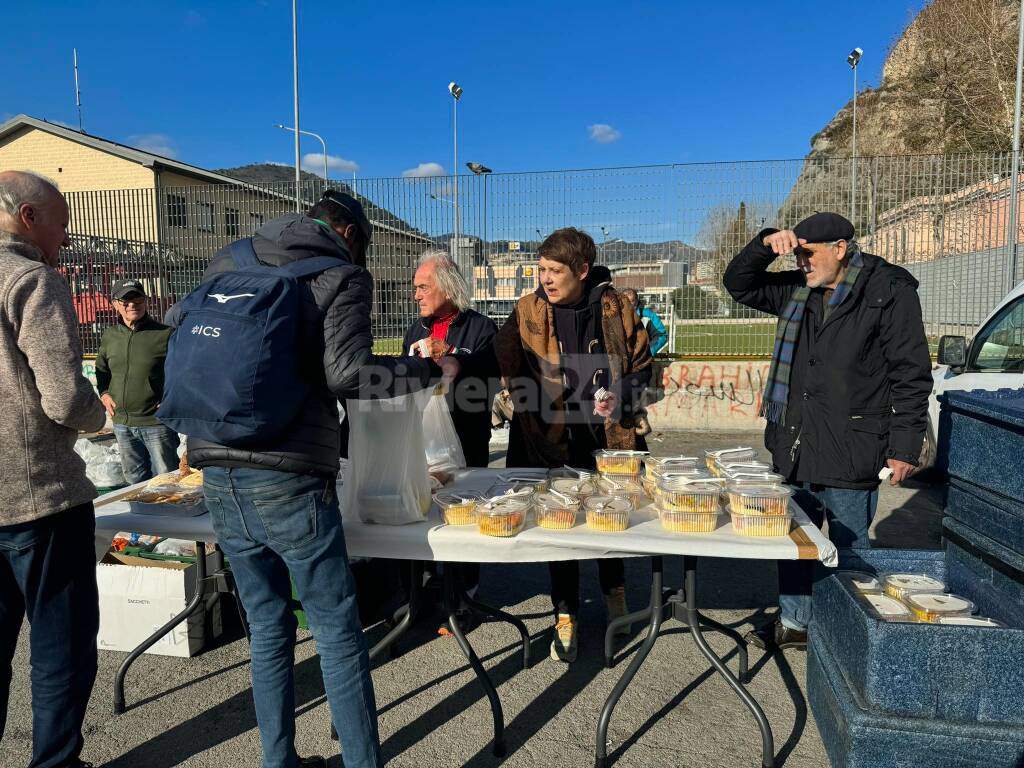 Pranzo solidale migranti Natale Ventimiglia 2023