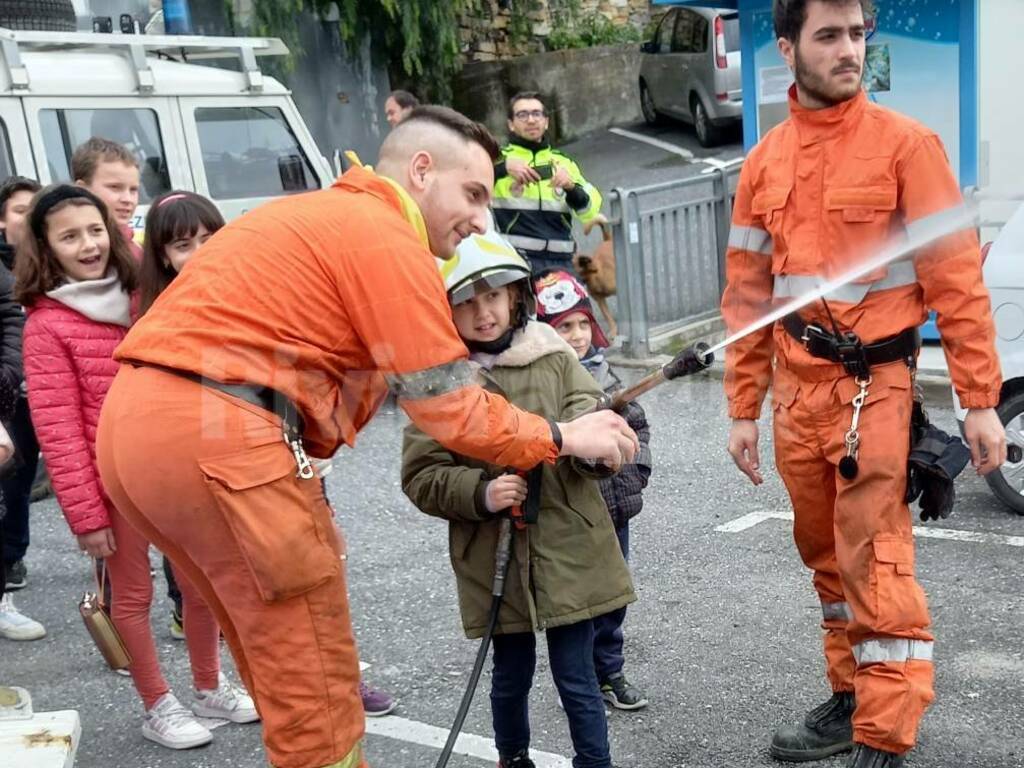 BAMBINI CIVEZZA PROTEZIONE CIVILE