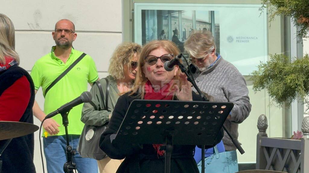 Sanremo, flash mob contro la violenza di genere