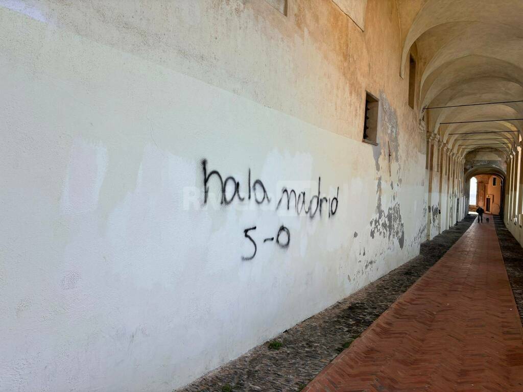 logge Santa Chiara vandalizzate 