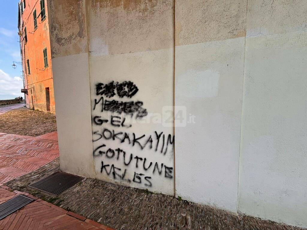 logge Santa Chiara vandalizzate 