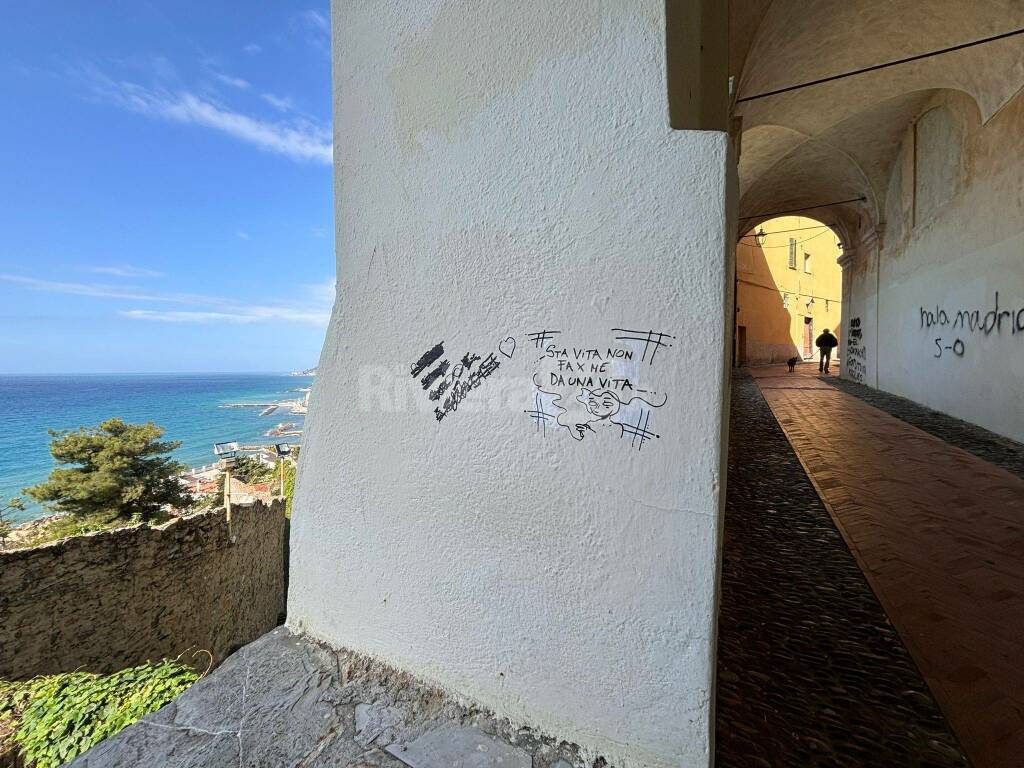 logge Santa Chiara vandalizzate 