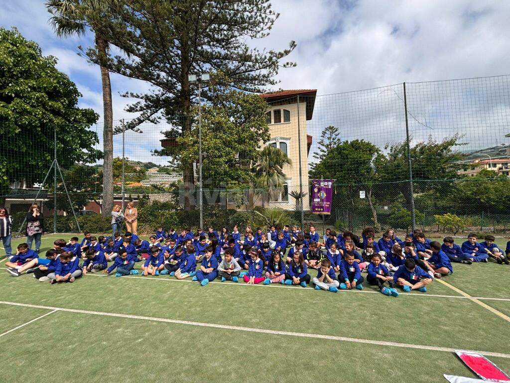 Scuole Riva e Santo Stefano, i Lions consegnano il tricolore