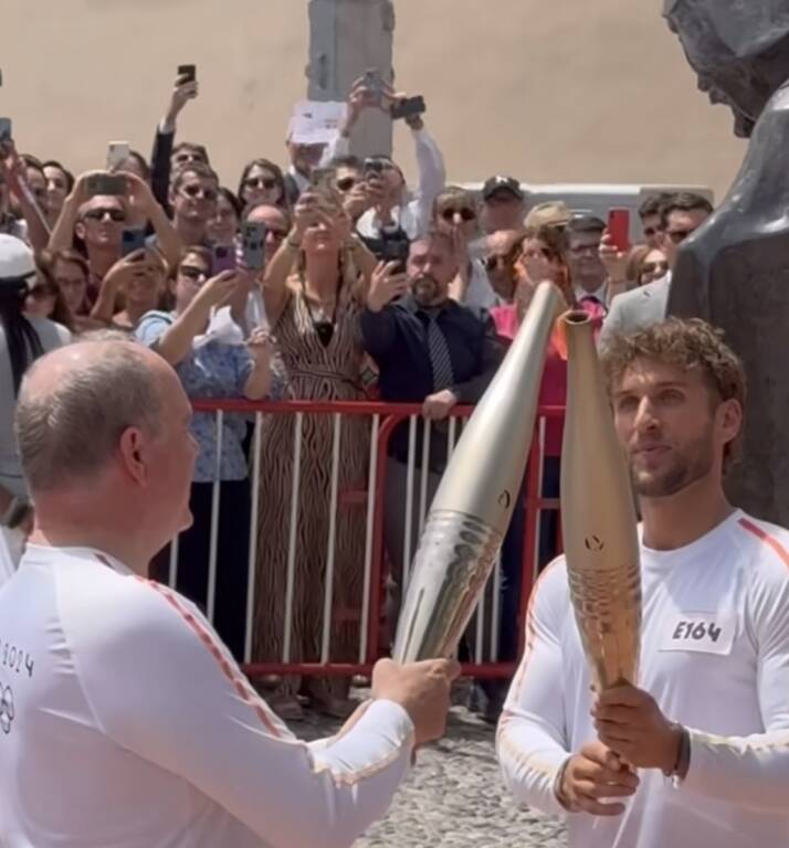 fiamma olimpica monaco foto ezio cairoli