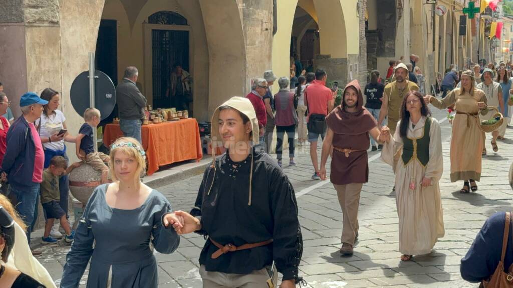 Pieve di Teco in festa per la prima edizione del "Ritorno al Medioevo"
