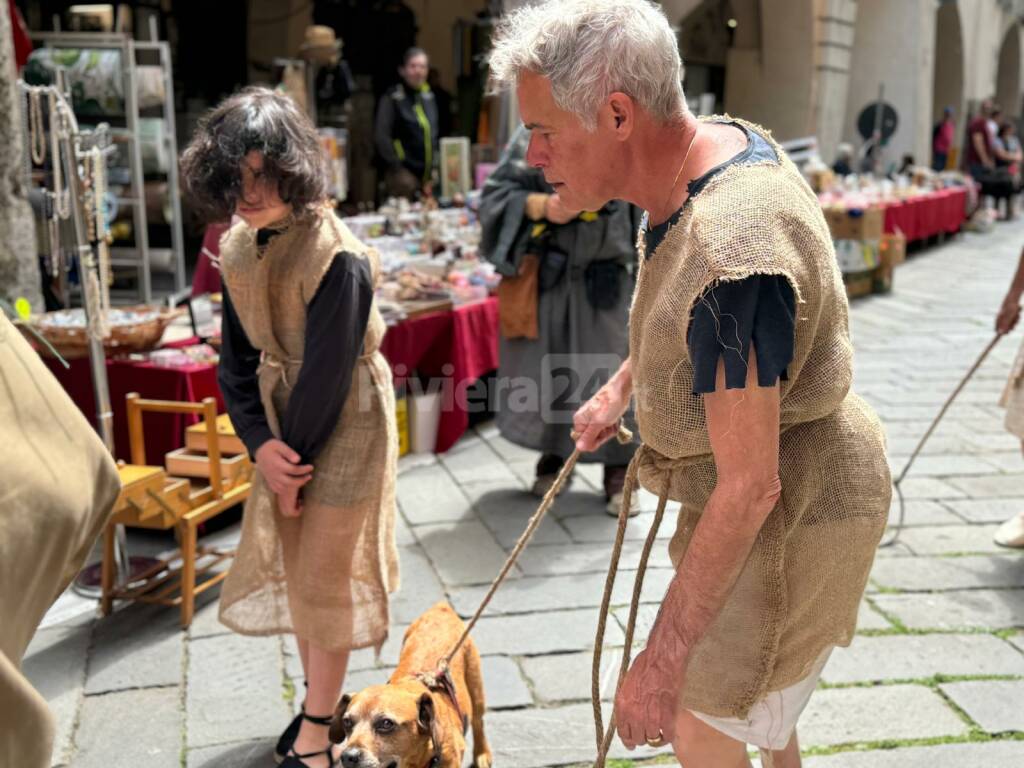 Pieve di Teco in festa per la prima edizione del "Ritorno al Medioevo"