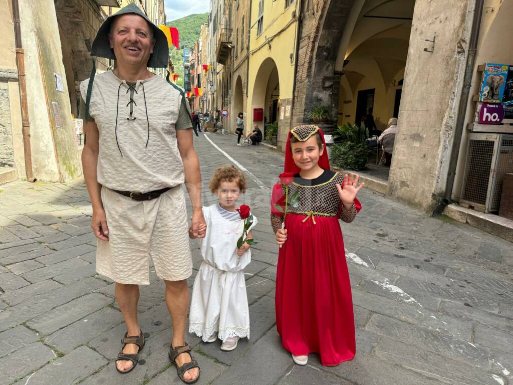 Pieve di Teco in festa per la prima edizione del "Ritorno al Medioevo"