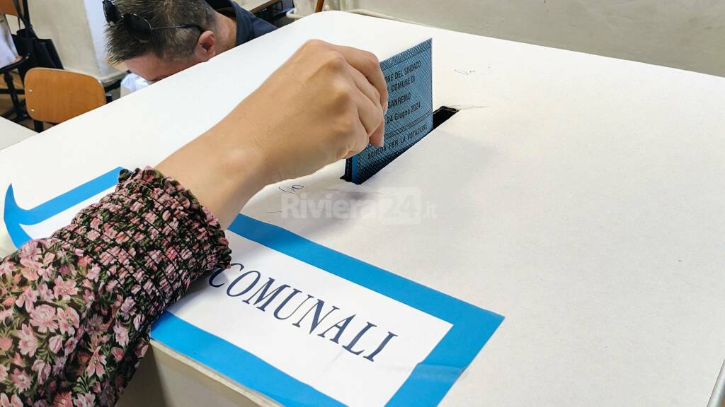 Urna seggio voto elezioni comunali sanremo