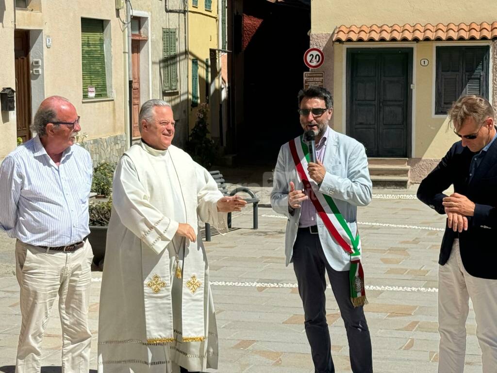 Cosio D'Arroscia, inaugurata la nuova piazza della Chiesa