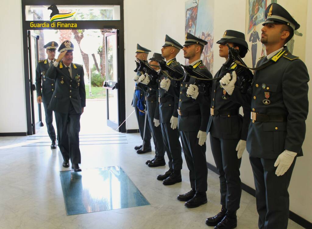 generale di divisione Cristiano Zaccagnini visita guardia finanza imperia