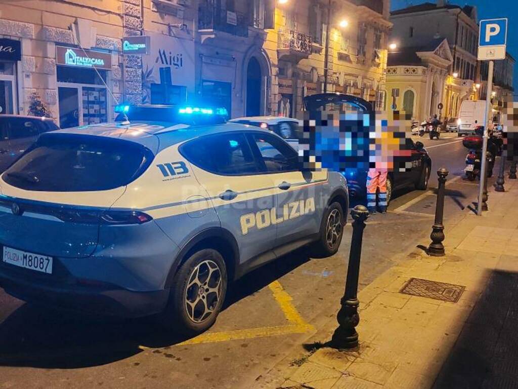 Incidente camion rifiuti netturbini Amaie polizia carabinieri Sanremo 