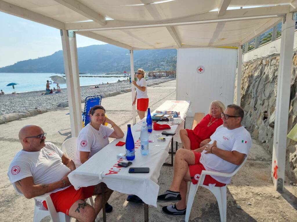 spiaggia disabili croce rossa ospedaletti