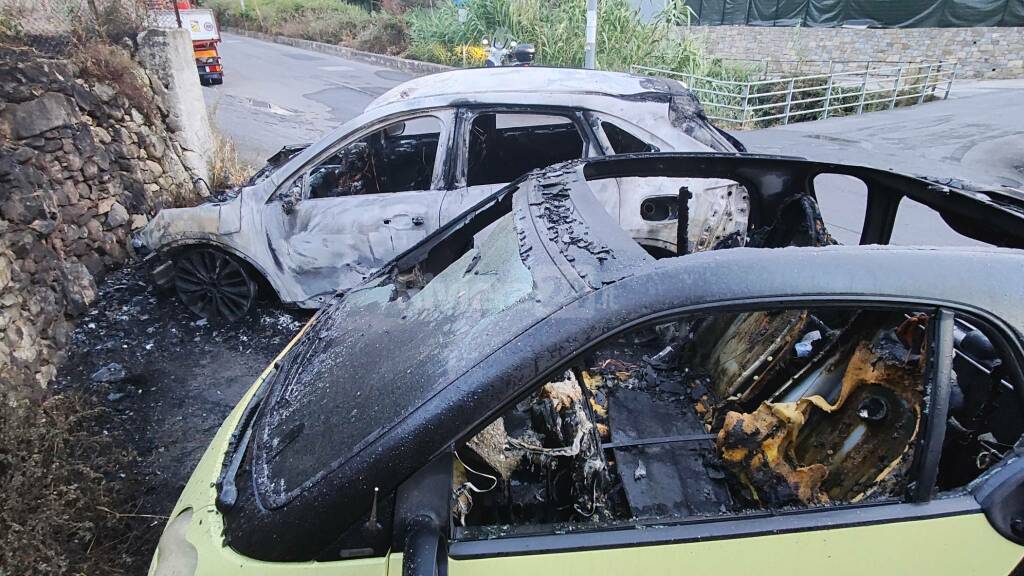 Auto distrutte San Giovanni