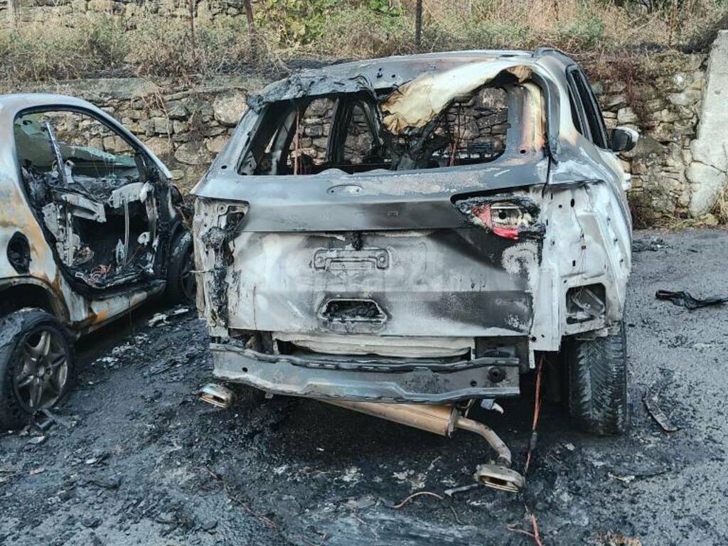 Auto distrutte San Giovanni