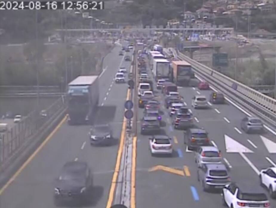 autostrada coda barriera ventimiglia