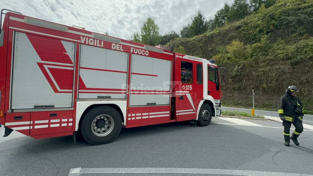 incidente carabinieri vigili del fuoco statale 28 pieve di teco