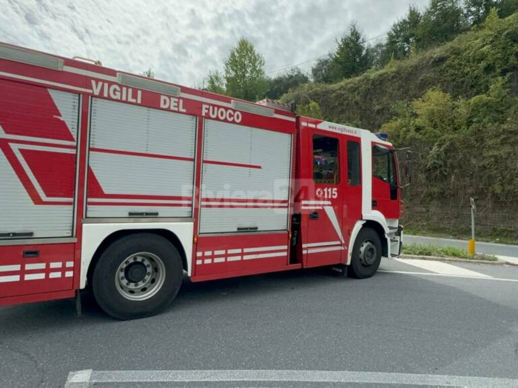 incidente carabinieri vigili del fuoco statale 28 pieve di teco