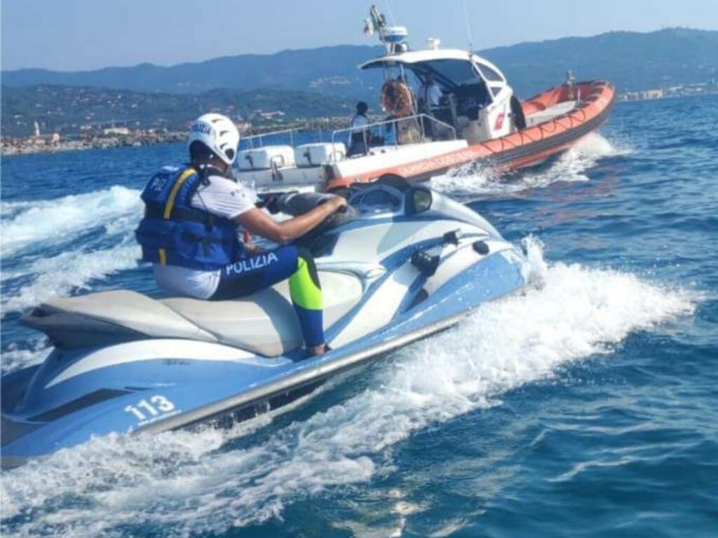 riviera24 - Guardia Costiera opera insieme alla Polizia di Stato